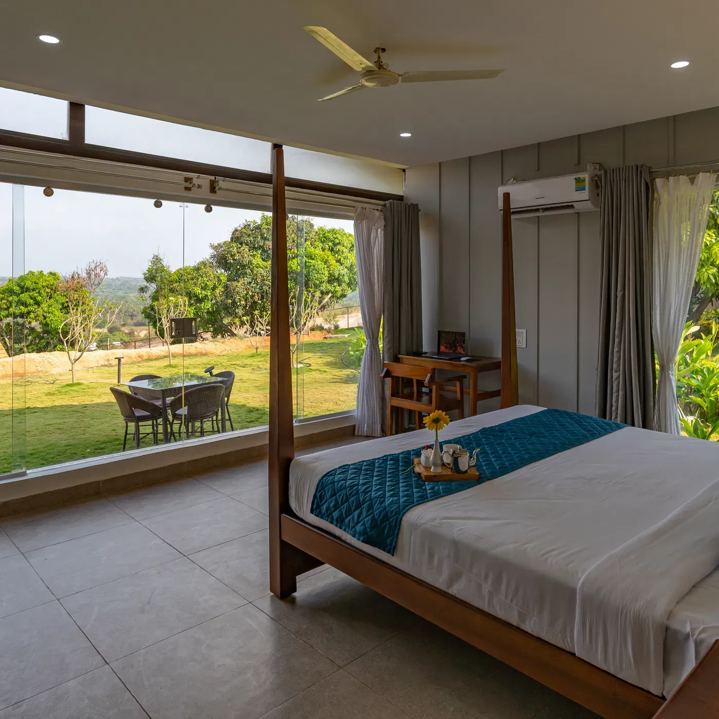 Heliconia room with hot tub at Ravishing Retreat Resort